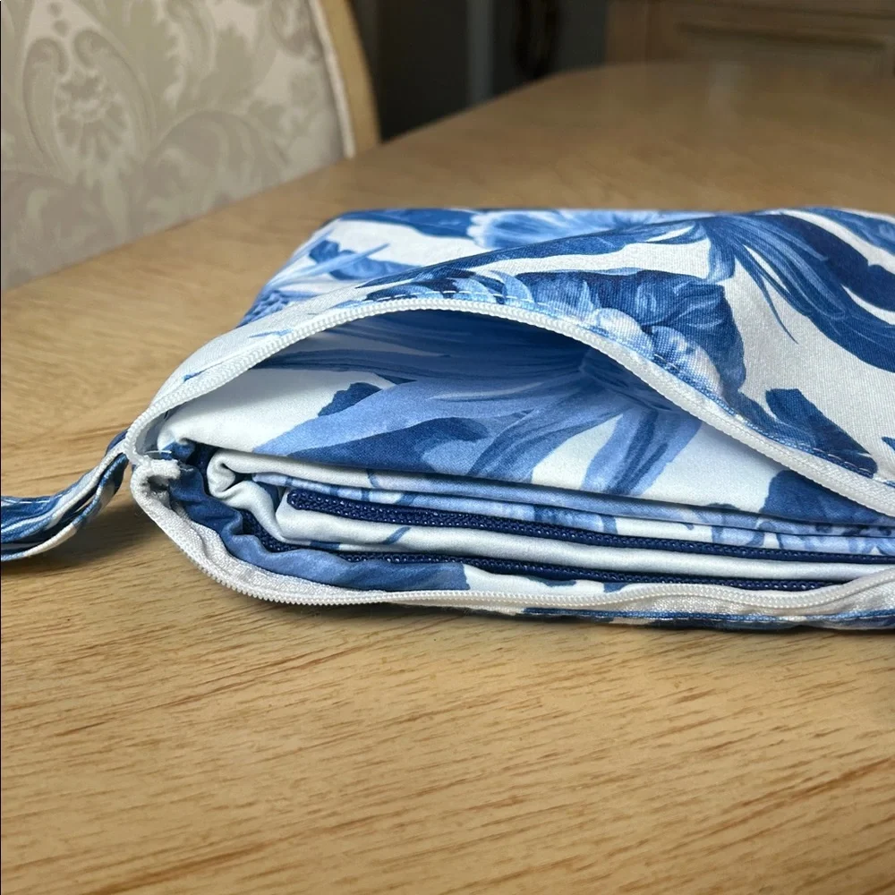 CARO Reversible Beach Blanket  NWT
